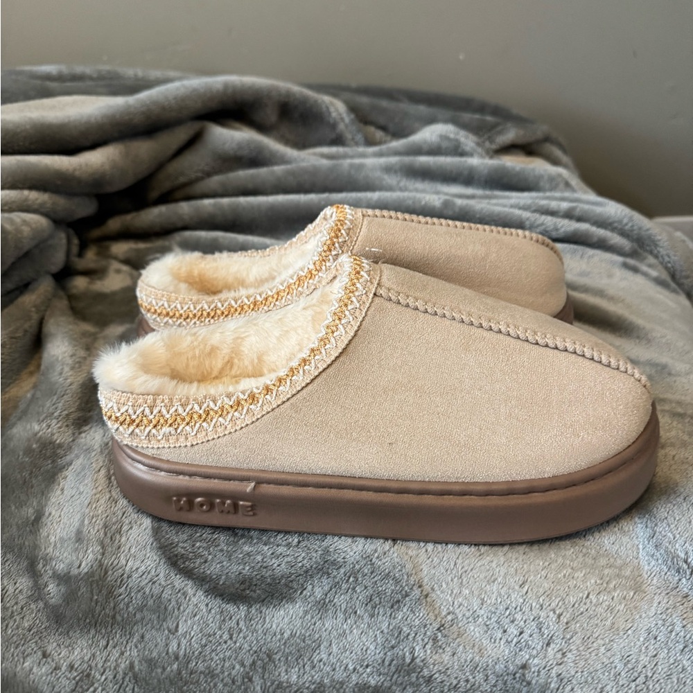 Cozy Beige Fleece-Lined Slippers